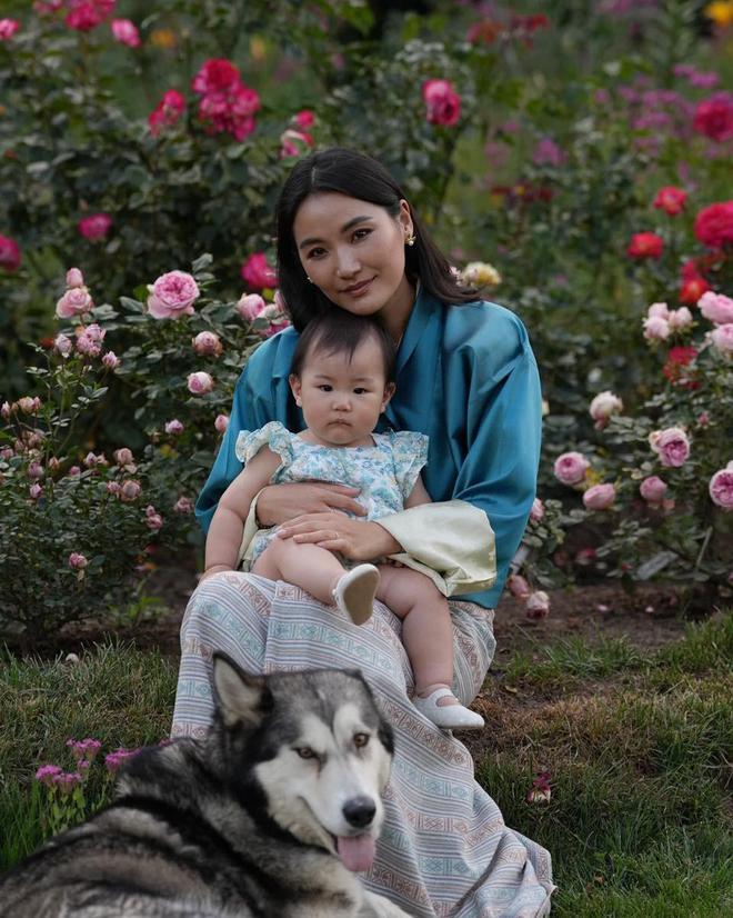 国王一家5口幸福美满王后美如冰山雪莲凯时尊龙最新网站不丹：亚洲最穷的国家(图10)