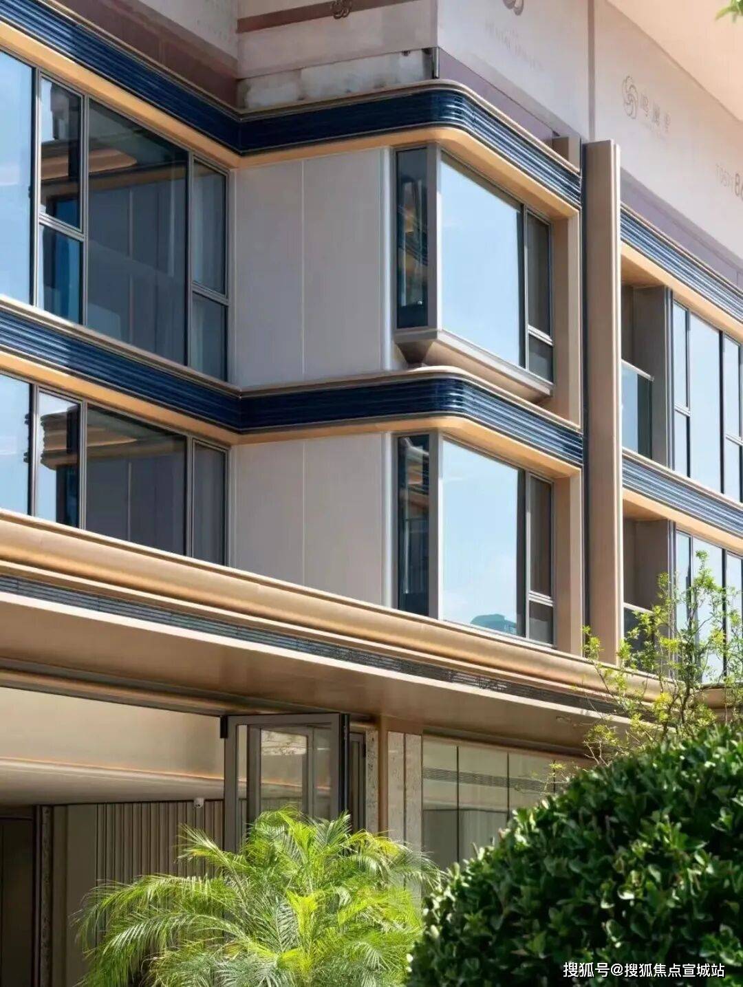 中心电话→楼盘详情→首页网站→楼盘百科→处电线小时热线尊龙凯时新版APP滨江鸣澜里售楼处电话→滨江鸣澜里售楼(图10)