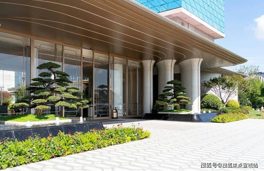 中心电话→楼盘详情→首页网站→楼盘百科→处电线小时热线尊龙凯时新版APP滨江鸣澜里售楼处电话→滨江鸣澜里售楼(图12)